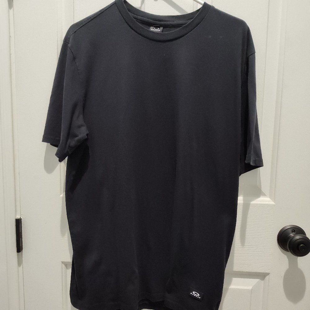 Oakley T-shirt